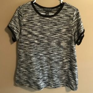 Black and white short sleeve tee